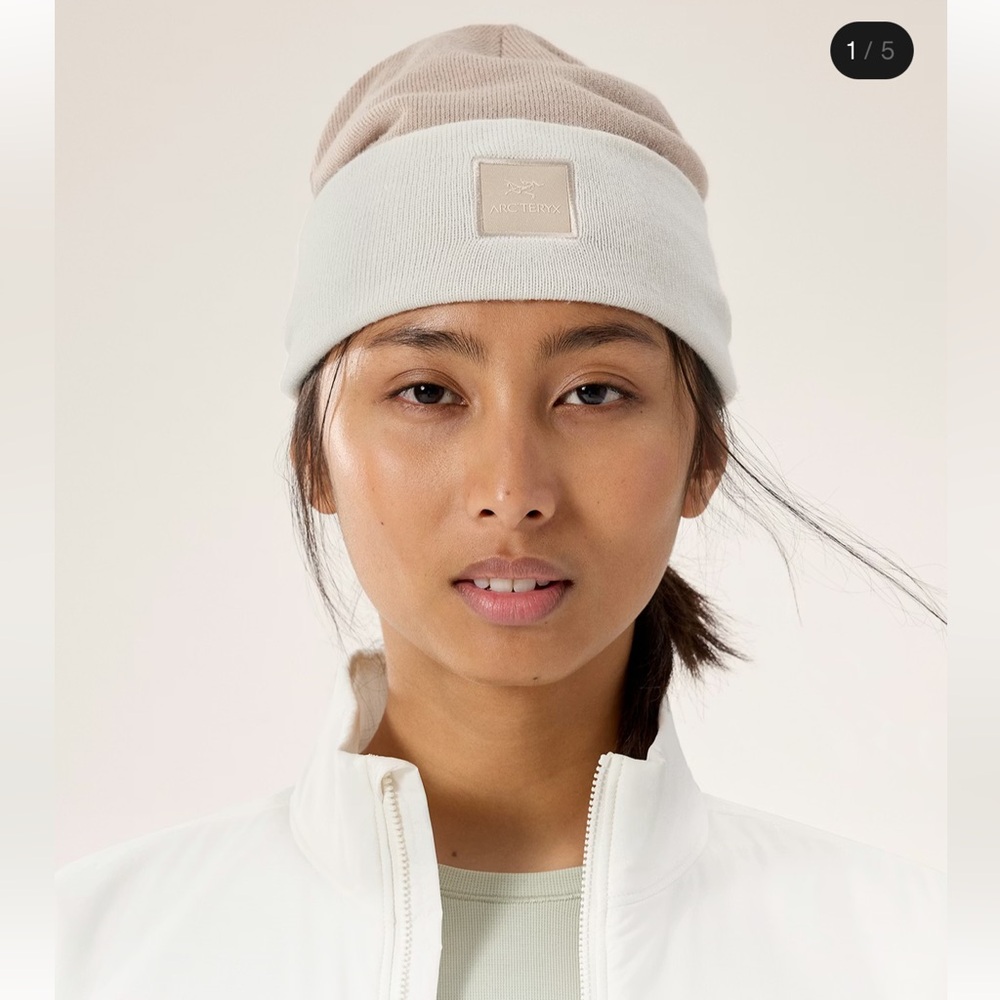 Arc'teryx Color Block Toque Beanie w/ Store Bag - Picture 7 of 9